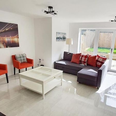 Walnut Flats-F2, 3-Bedroom With Garden & Patio - Ac, Parking, Netflix, Wifi - Close To Oxford, Bicester & Blenheim Palace 外观 照片