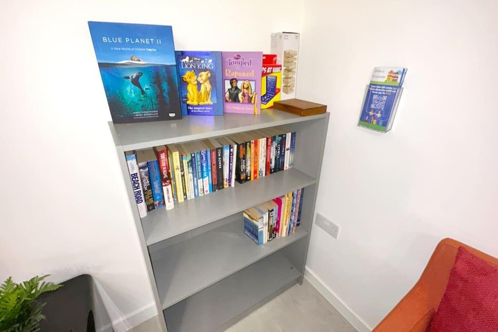 Walnut Flats-F2, 3-Bedroom With Garden & Patio - Ac, Parking, Netflix, Wifi - Close To Oxford, Bicester & Blenheim Palace 外观 照片