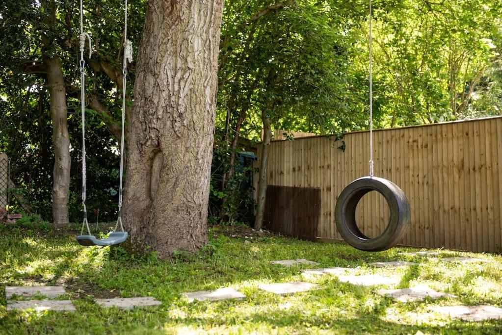 Walnut Flats-F2, 3-Bedroom With Garden & Patio - Ac, Parking, Netflix, Wifi - Close To Oxford, Bicester & Blenheim Palace 外观 照片