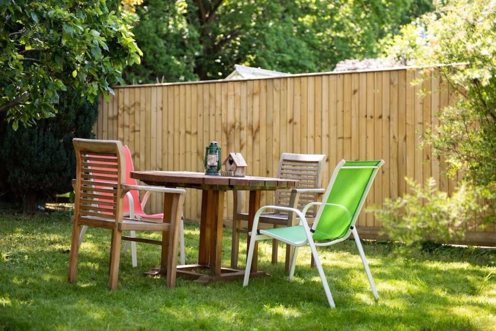 Walnut Flats-F2, 3-Bedroom With Garden & Patio - Ac, Parking, Netflix, Wifi - Close To Oxford, Bicester & Blenheim Palace 外观 照片