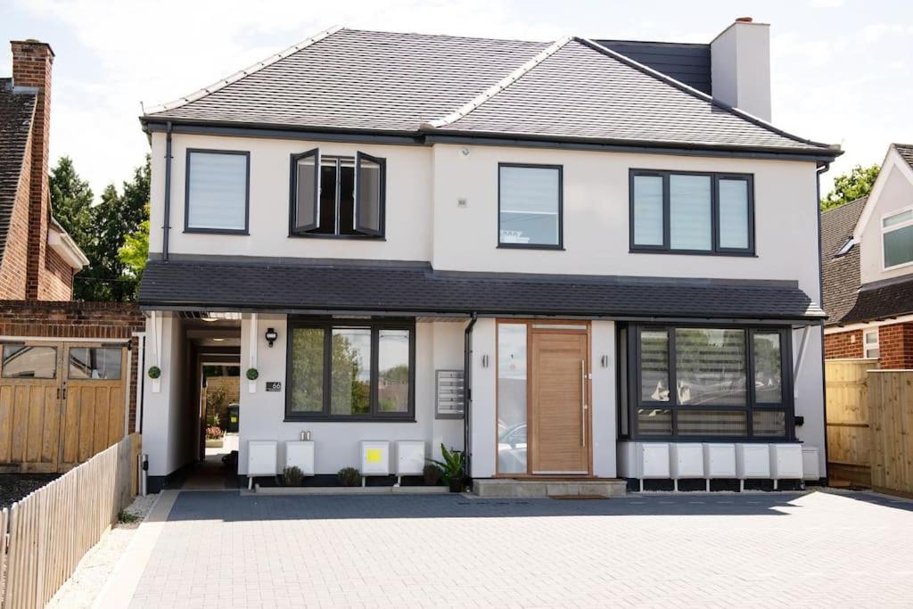 Walnut Flats-F2, 3-Bedroom With Garden & Patio - Ac, Parking, Netflix, Wifi - Close To Oxford, Bicester & Blenheim Palace 外观 照片