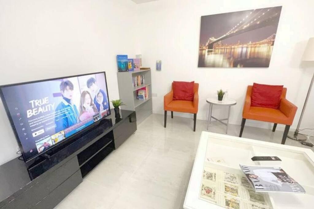 Walnut Flats-F2, 3-Bedroom With Garden & Patio - Ac, Parking, Netflix, Wifi - Close To Oxford, Bicester & Blenheim Palace 外观 照片