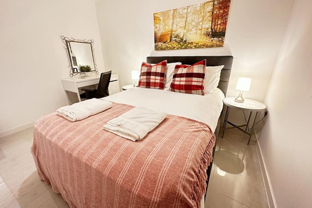 Walnut Flats-F2, 3-Bedroom With Garden & Patio - Ac, Parking, Netflix, Wifi - Close To Oxford, Bicester & Blenheim Palace 外观 照片